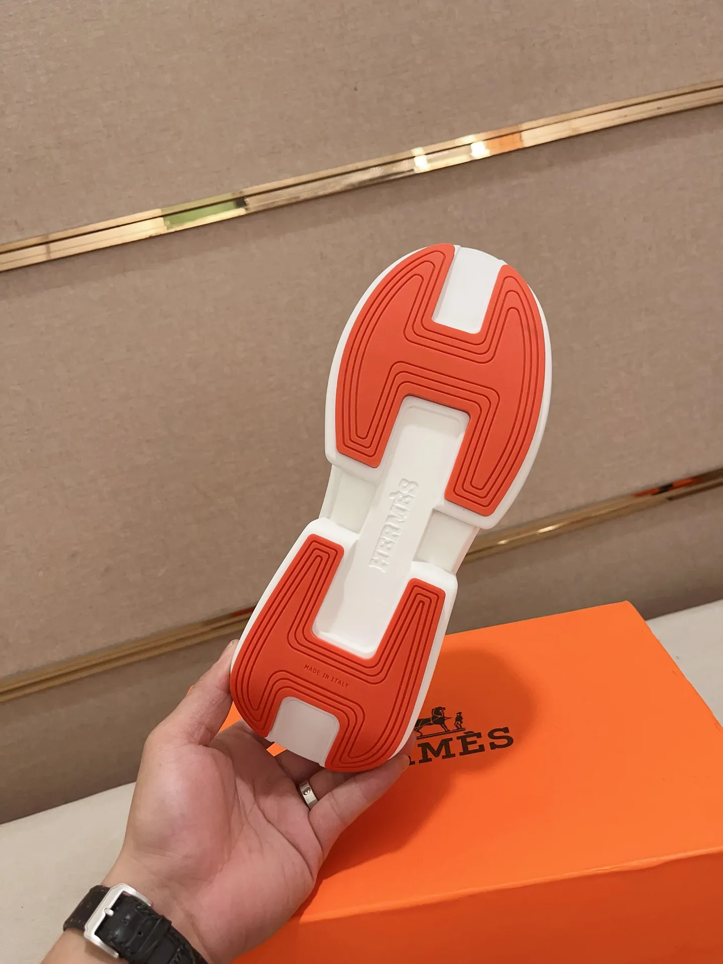 Men's clothing and shoes💰: 442💰《HERMES》【Classic original single version】Hermès; top 🔝purchase agent🔍🔍men's latest 🇺🇸 counter sales simultaneously, imported from Italy original ▲▲cowhide ▲▲ (high-end, nobility, class) ) Exquisite workmanship (Italian 🇮🇹 imported water-dyed 🐂 cowhide lining) sole: original sole provided by the original factory, ⚠️exclusive double-layer activity·TPR·rubber·combined molded outsole; super comfortable·wear-resistant·non-slip·environmental protection The real thing is more beautiful if you take the real thing (high quality, follow the order). You can enter and exit the counter at will * Number of yards: 38-44 (45 can be customized and cannot be returned or exchanged)